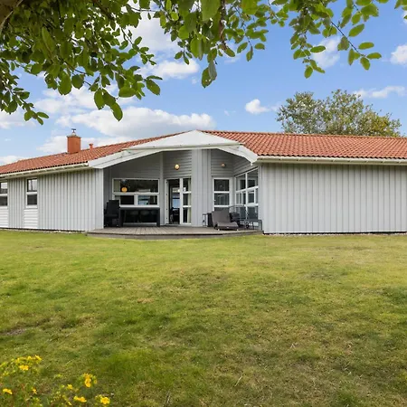 Ferienhaus Strandblick 30 *